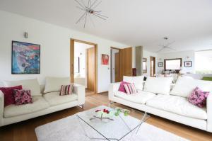 4 bed property in Main Street, Rye